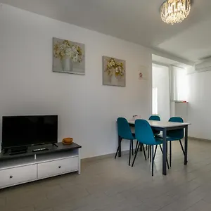 https://oliva-vrbnik.primorje-gorskikotar.com